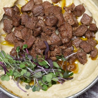 Hummus with beef